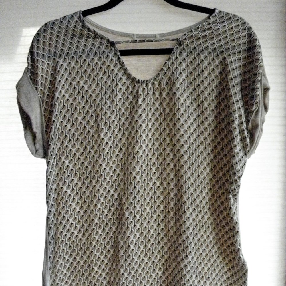 🎈3 for $10. Maurice's size M top